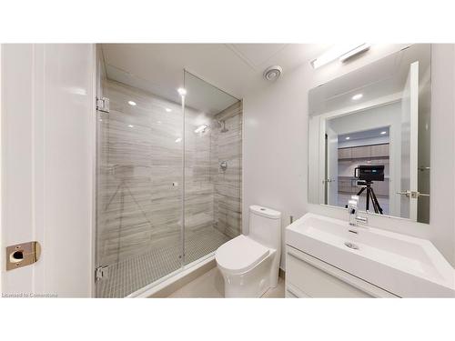 411-39 Roehampton Avenue, Toronto, ON - Indoor Photo Showing Bathroom