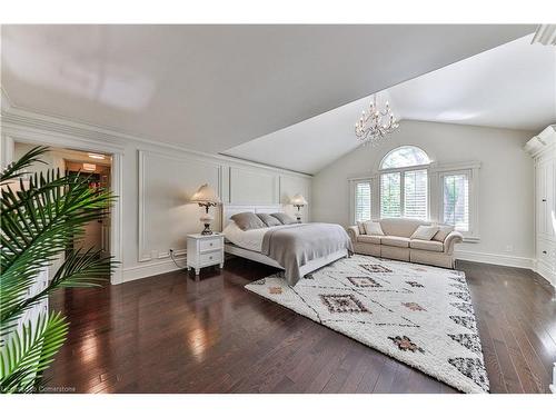 2314 Hoover Court, Burlington, ON - Indoor Photo Showing Bedroom