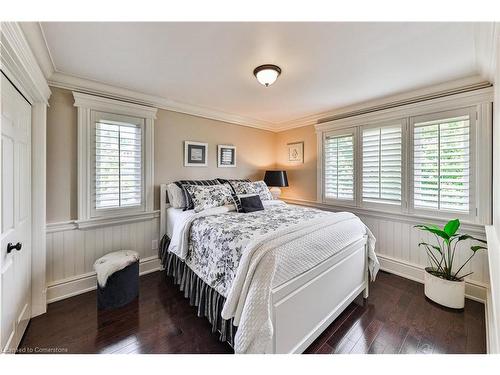 2314 Hoover Court, Burlington, ON - Indoor Photo Showing Bedroom