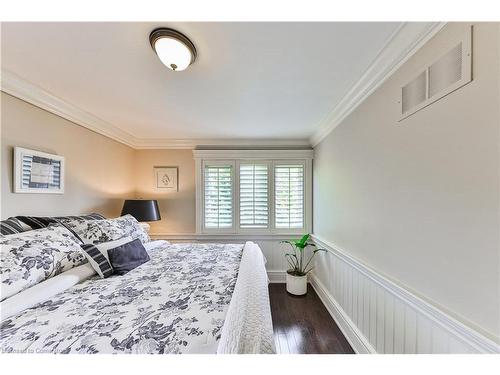 2314 Hoover Court, Burlington, ON - Indoor Photo Showing Bedroom