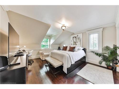 2314 Hoover Court, Burlington, ON - Indoor Photo Showing Bedroom