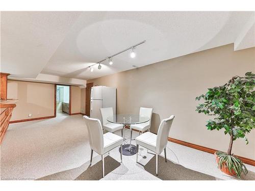 2314 Hoover Court, Burlington, ON - Indoor Photo Showing Dining Room