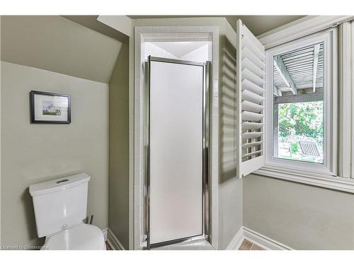 2314 Hoover Court, Burlington, ON - Indoor Photo Showing Bathroom