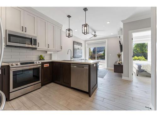 112-257 Millen Road, Stoney Creek, ON - Indoor Photo Showing Kitchen With Upgraded Kitchen