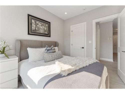 112-257 Millen Road, Stoney Creek, ON - Indoor Photo Showing Bedroom