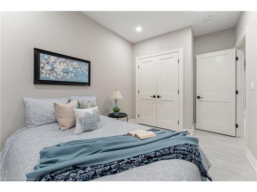 112-257 Millen Road, Stoney Creek, ON - Indoor Photo Showing Bedroom