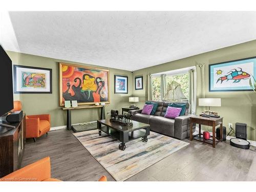 56 Kimberly Drive, Hamilton, ON - Indoor Photo Showing Living Room