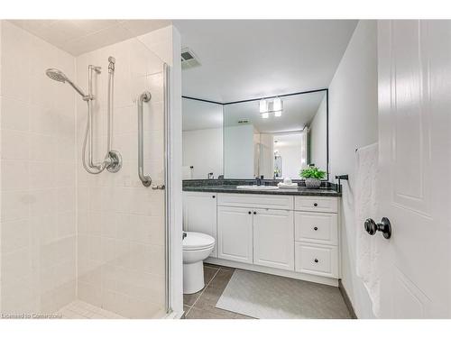 709-5090 Pinedale Avenue, Burlington, ON - Indoor Photo Showing Bathroom