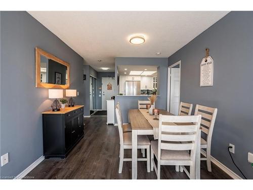 1511-335 Webb Drive, Mississauga, ON - Indoor Photo Showing Dining Room