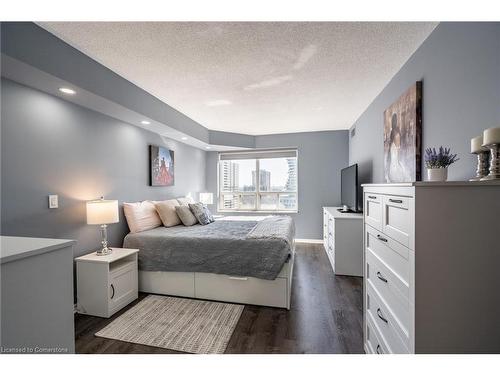 1511-335 Webb Drive, Mississauga, ON - Indoor Photo Showing Bedroom