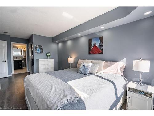 1511-335 Webb Drive, Mississauga, ON - Indoor Photo Showing Bedroom