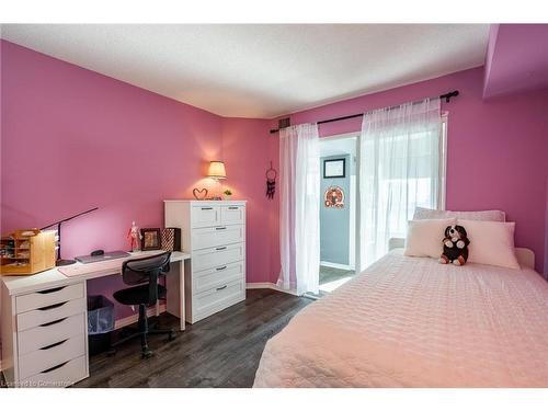 1511-335 Webb Drive, Mississauga, ON - Indoor Photo Showing Bedroom