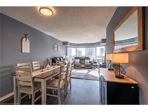 1511-335 Webb Drive, Mississauga, ON - Indoor Photo Showing Dining Room