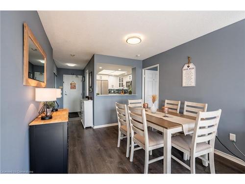 1511-335 Webb Drive, Mississauga, ON - Indoor Photo Showing Dining Room