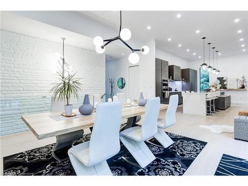 806 Alexander Road, Ancaster, ON - Indoor Photo Showing Dining Room