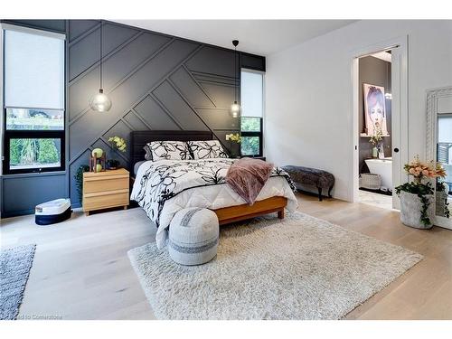 806 Alexander Road, Ancaster, ON - Indoor Photo Showing Bedroom