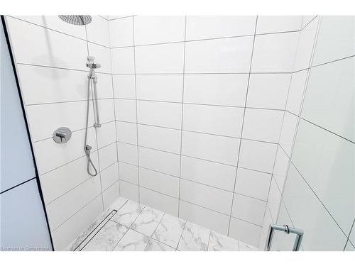 806 Alexander Road, Ancaster, ON - Indoor Photo Showing Bathroom