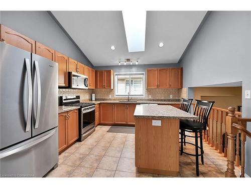 112 Redfern Avenue, Hamilton, ON - Indoor Photo Showing Kitchen