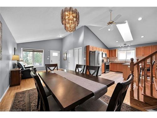 112 Redfern Avenue, Hamilton, ON - Indoor Photo Showing Dining Room