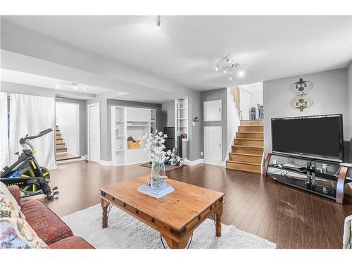 5407 Murray Crescent, Burlington, ON - Indoor Photo Showing Living Room