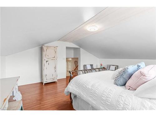 5407 Murray Crescent, Burlington, ON - Indoor Photo Showing Bedroom