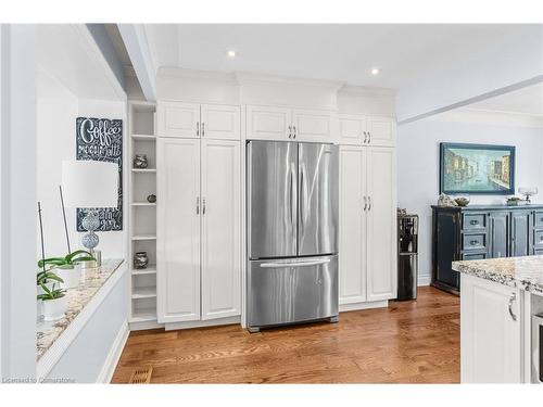 5407 Murray Crescent, Burlington, ON - Indoor Photo Showing Kitchen