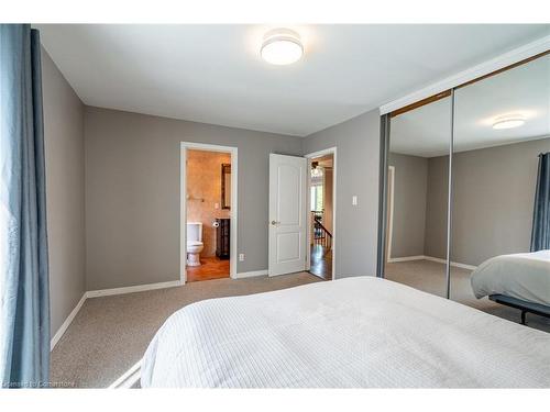 498 Sparling Crescent, Burlington, ON - Indoor Photo Showing Bedroom