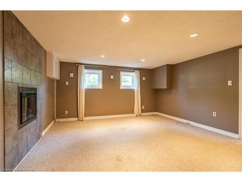 498 Sparling Crescent, Burlington, ON - Indoor With Fireplace