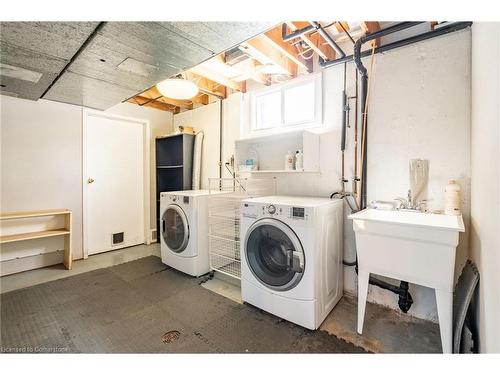 498 Sparling Crescent, Burlington, ON - Indoor Photo Showing Laundry Room