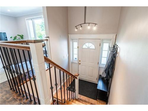 498 Sparling Crescent, Burlington, ON - Indoor Photo Showing Other Room