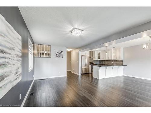 6616 Mary Drive, Niagara Falls, ON - Indoor Photo Showing Kitchen