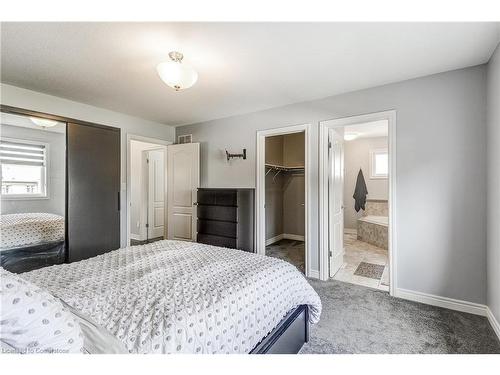 6616 Mary Drive, Niagara Falls, ON - Indoor Photo Showing Bedroom