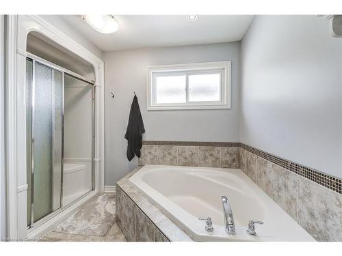 6616 Mary Drive, Niagara Falls, ON - Indoor Photo Showing Bathroom