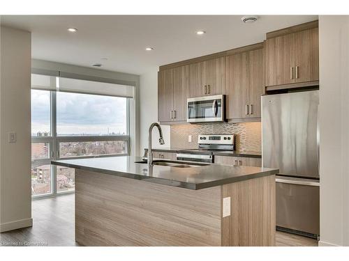 604-479 Charlton Avenue E, Hamilton, ON - Indoor Photo Showing Kitchen With Upgraded Kitchen