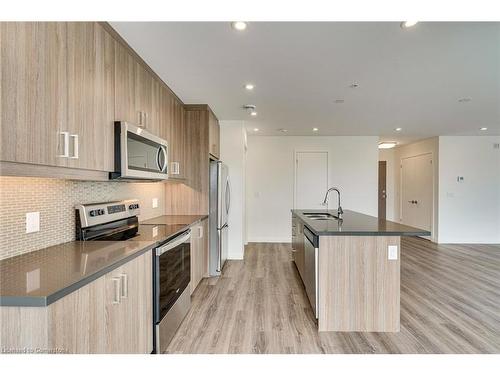 604-479 Charlton Avenue E, Hamilton, ON - Indoor Photo Showing Kitchen With Upgraded Kitchen