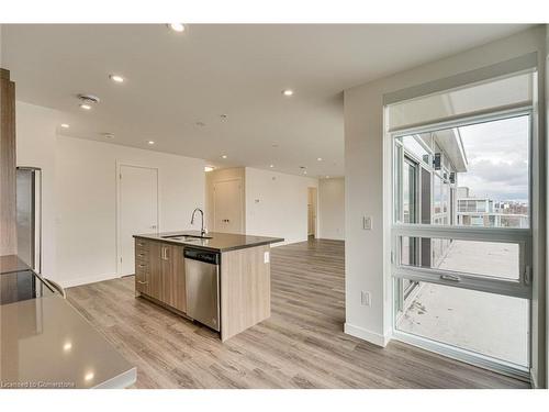 604-479 Charlton Avenue E, Hamilton, ON - Indoor Photo Showing Kitchen With Upgraded Kitchen