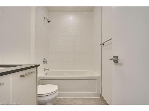 604-479 Charlton Avenue E, Hamilton, ON - Indoor Photo Showing Bathroom