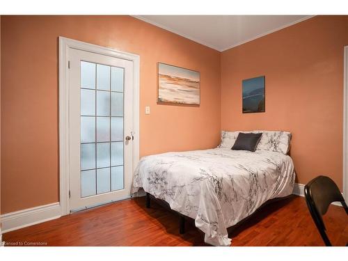 197 Fennell Avenue E, Hamilton, ON - Indoor Photo Showing Bedroom