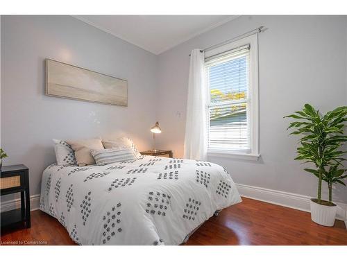 197 Fennell Avenue E, Hamilton, ON - Indoor Photo Showing Bedroom