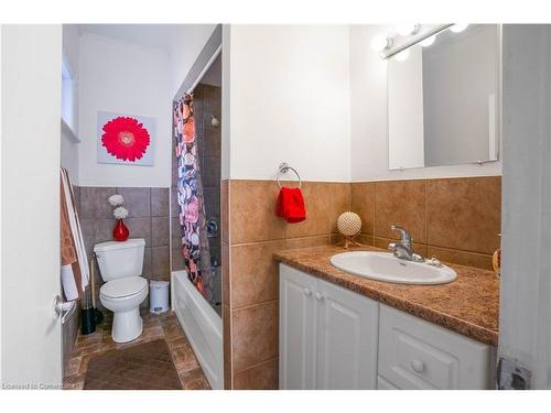 197 Fennell Avenue E, Hamilton, ON - Indoor Photo Showing Bathroom