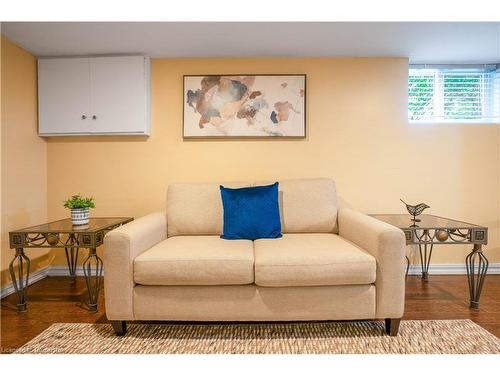 197 Fennell Avenue E, Hamilton, ON - Indoor Photo Showing Living Room