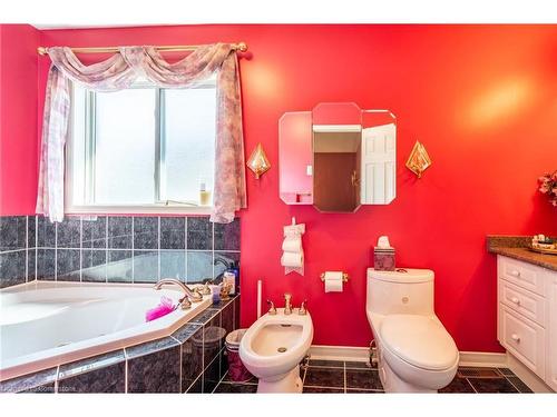 1785 Creek Way, Burlington, ON - Indoor Photo Showing Bathroom