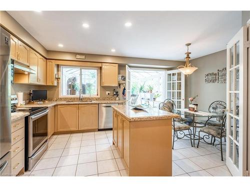 1785 Creek Way, Burlington, ON - Indoor Photo Showing Kitchen