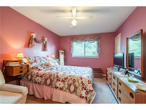 1785 Creek Way, Burlington, ON - Indoor Photo Showing Bedroom