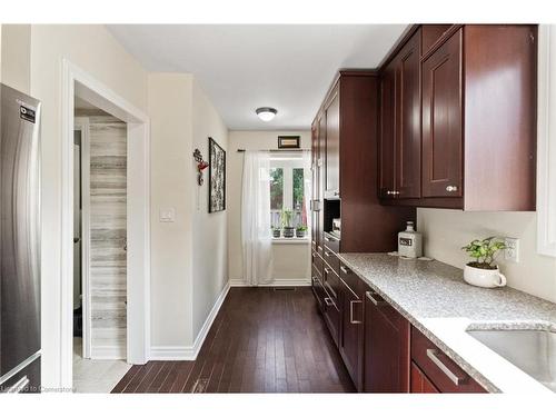 19 Claremount Circle, Welland, ON - Indoor Photo Showing Kitchen