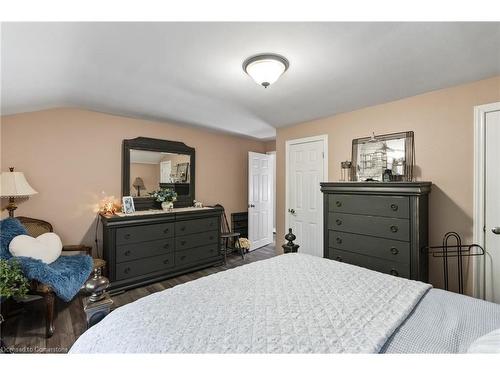 19 Claremount Circle, Welland, ON - Indoor Photo Showing Bedroom