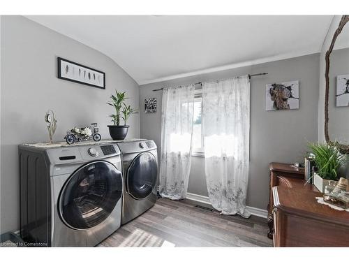 19 Claremount Circle, Welland, ON - Indoor Photo Showing Laundry Room