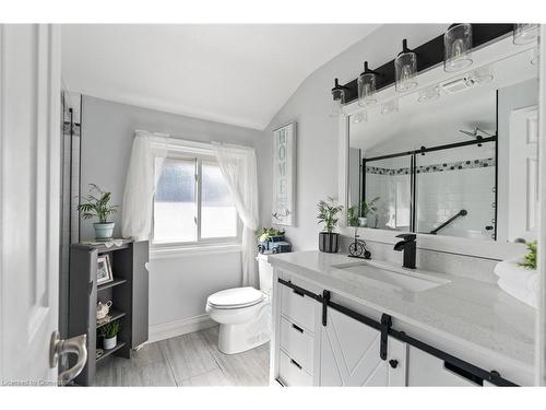 19 Claremount Circle, Welland, ON - Indoor Photo Showing Bathroom