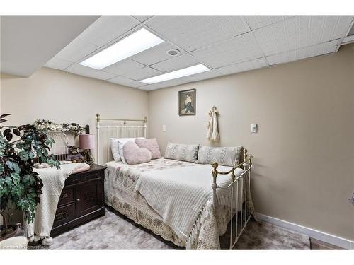 19 Claremount Circle, Welland, ON - Indoor Photo Showing Bedroom