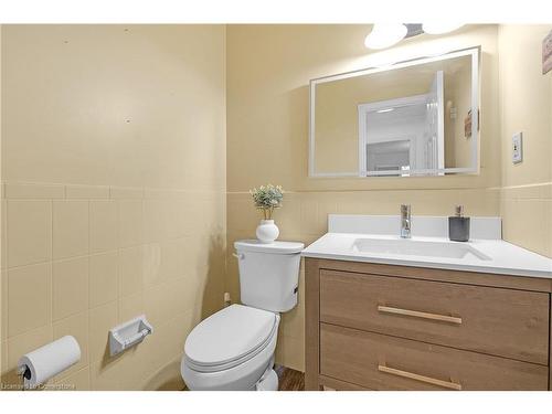 13-1205 Lamb'S Court, Burlington, ON - Indoor Photo Showing Bathroom